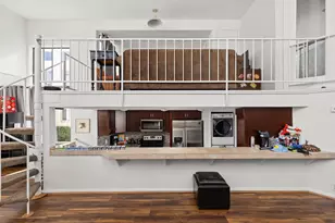 1 Crystal Springs Ct Ct, The Hills, TX 78738 - Photo 7