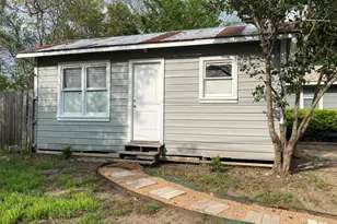 511 Main St, Martindale, TX 78655 - Photo 7