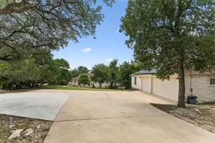 23621 Indian Divide Cove, Spicewood, TX 78669 - Photo 31