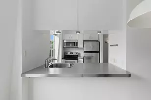 300 Crockett St, Austin, TX 78704 - Photo 9