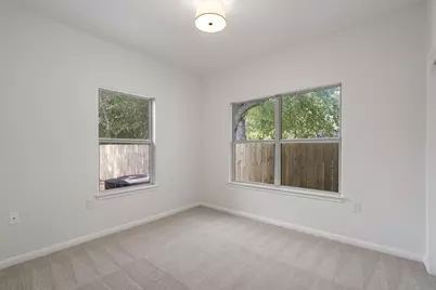 7300 Blessing Avenue, Austin, TX 78752 - Photo 15