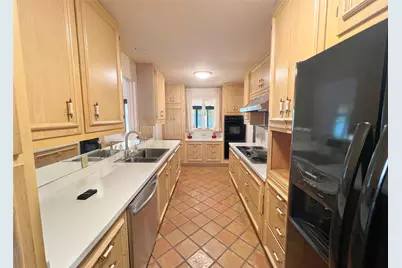 1700 Lakeshore Drive, Austin, TX 78746 - Photo 15