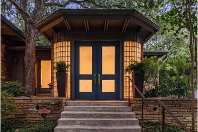 3304 Cherry Tree Circle, Austin, TX 78731 - Photo 3