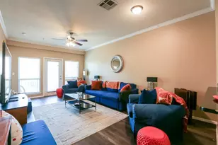 910 W 25th St, Austin, TX 78705 - Photo 7