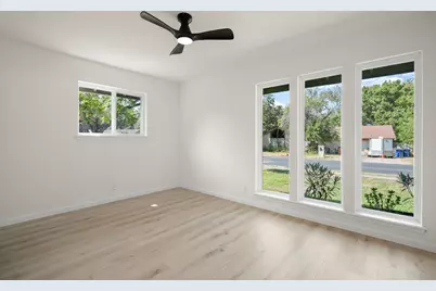 1400 S Meadows Drive, Austin, TX 78758 - Photo 21