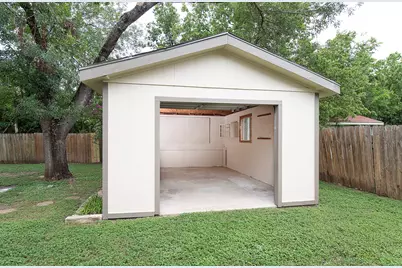 910 Garden View Drive, Georgetown, TX 78628 - Photo 23