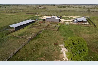 62 County Road 448, Waelder, TX 78959 - Photo 3