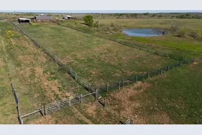 62 County Road 448, Waelder, TX 78959 - Photo 25