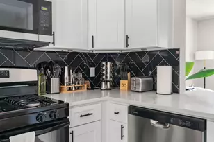 1618 Webberville Rd, Austin, TX 78721 - Photo 11