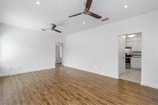 201 E 35th St, Austin, TX 78705 - Photo 7