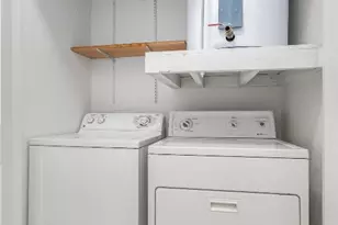 201 E 35th St, Austin, TX 78705 - Photo 15