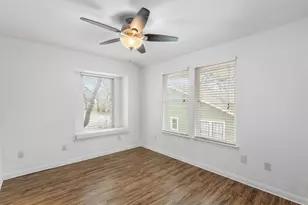 201 E 35th St, Austin, TX 78705 - Photo 25