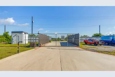 309 W Archer Road, Baytown, TX 77521 - Photo 3