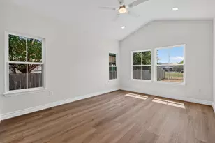 362 Stagecoach Trail, San Marcos, TX 78666 - Photo 17