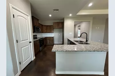 1047 Fieldstone Drive, Lampasas, TX 76550 - Photo 3