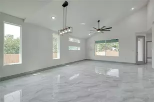 204 Washington St, Elgin, TX 78621 - Photo 7