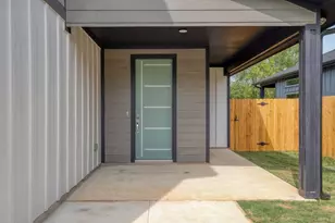 204 Washington St, Elgin, TX 78621 - Photo 3