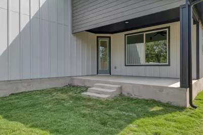 204 Washington Street, Elgin, TX 78621 - Photo 23