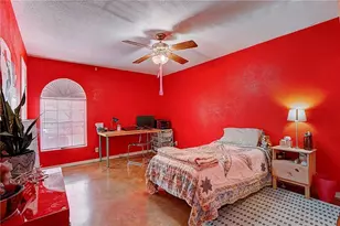 910 Duncan Ln, Austin, TX 78705 - Photo 13