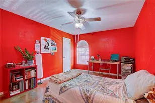 910 Duncan Ln, Austin, TX 78705 - Photo 13