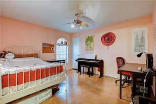 910 Duncan Ln, Austin, TX 78705 - Photo 15