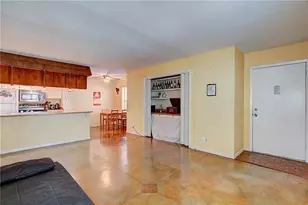 910 Duncan Ln, Austin, TX 78705 - Photo 5