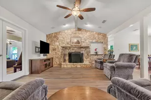 204 Mesa Dr, Georgetown, TX 78628 - Photo 5