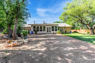 204 Mesa Dr, Georgetown, TX 78628 - Photo 31