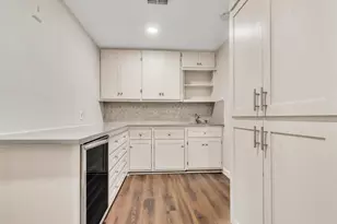 204 Mesa Dr, Georgetown, TX 78628 - Photo 11