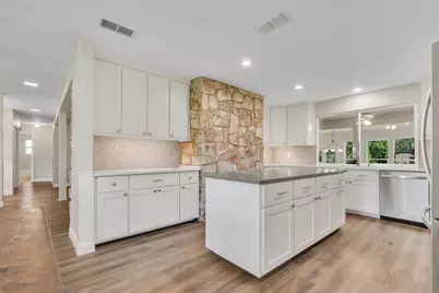 204 Mesa Drive, Georgetown, TX 78628 - Photo 9