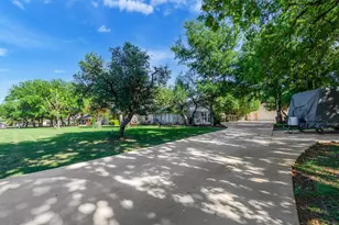 204 Mesa Dr, Georgetown, TX 78628 - Photo 3