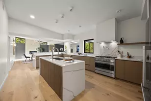 3007 Village Dr, Austin, TX 78731 - Photo 11