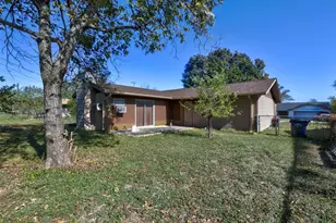 103 Lackey, Florence, TX 76527 - Photo 9