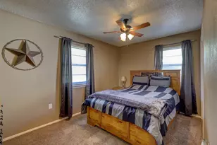 103 Lackey, Florence, TX 76527 - Photo 17