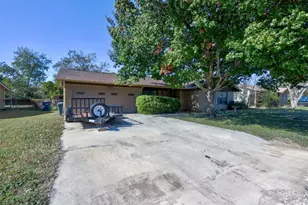 103 Lackey, Florence, TX 76527 - Photo 1