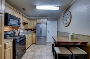 103 Lackey, Florence, TX 76527 - Photo 33