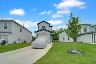36 Trinity Cir, Lockhart, TX 78644 - Photo 3