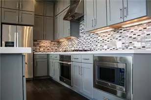 1013 Banyon St, Austin, TX 78757 - Photo 9