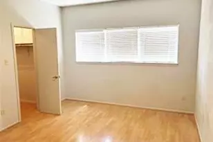 806 W 24th St, Austin, TX 78705 - Photo 9