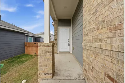 388 Barcelona, Kyle, TX 78640 - Photo 3