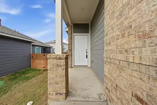 388 Barcelona, Kyle, TX 78640 - Photo 3