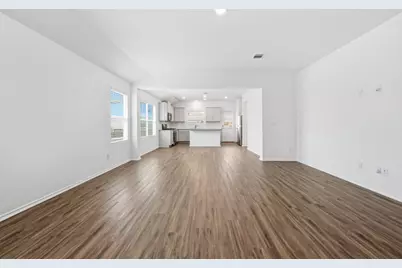 388 Barcelona, Kyle, TX 78640 - Photo 5