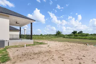 1136 Country Road 484 Rd, Elgin, TX 78621 - Photo 29