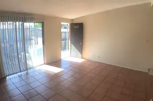 2610 Salado St, Austin, TX 78705 - Photo 3