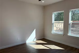 211 Big Bow, Smithville, TX 78957 - Photo 9