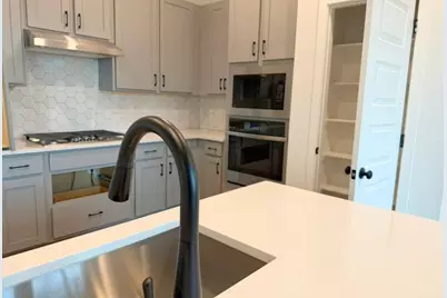 410 Raleigh Drive, Georgetown, TX 78633 - Photo 3