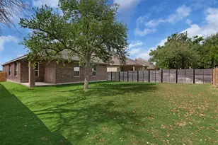 410 Raleigh Dr, Georgetown, TX 78633 - Photo 17