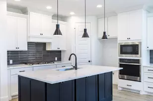 205 Ensberg Ln, Liberty Hill, TX 78642 - Photo 7