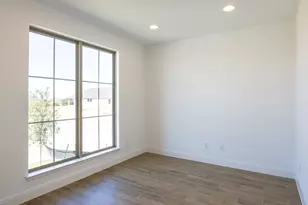 205 Ensberg Ln, Liberty Hill, TX 78642 - Photo 11