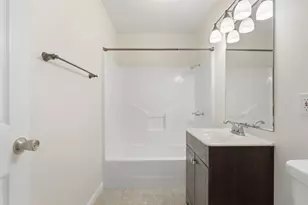 250 E Keanahalululu Ln, Bastrop, TX 78602 - Photo 11